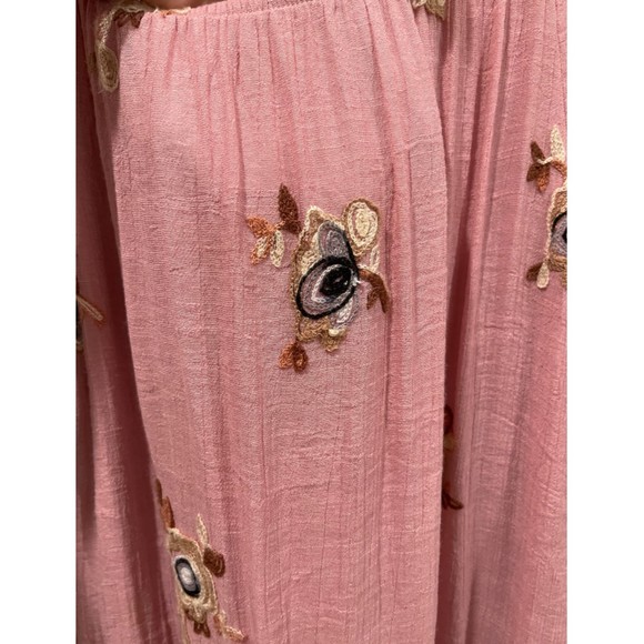 FIG AND FLOWER Embroidered Pink 3/4 Sleeve Mini Dress - Picture 3 of 5